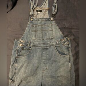 BDG Light Wash Denim shortalls - Blue